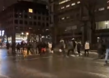 غرامات واعتقالات …تظاهرة احتجاج في مونتريال على حظر التجوّل(فيديو)