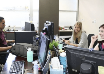 وظائف إدارية في الصحة الكندية برواتب تصل إلى 121 ألف دولار دون الحاجة لشهادة طبية