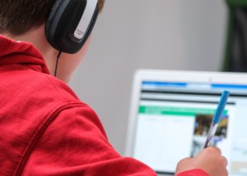 تجهيز المدارس الابتدائية والثانوية للتعلم عن بُعد هذا الأسبوع في كيبيك