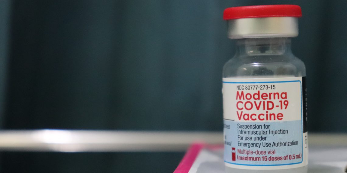 الرئيس التنفيذي لشركة موديرنا:قد نحتاج إلى جرعة رابعة من لقاح كوفيد في الخريف