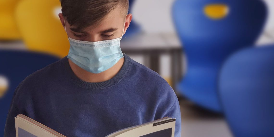 غياب نحو 50 ألف طالب وأكثر من 2000 معلم عن مدارس كيبيك بسبب كوفيد