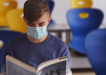 غياب نحو 50 ألف طالب وأكثر من 2000 معلم عن مدارس كيبيك بسبب كوفيد