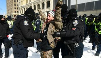 المتظاهرون فى كندا ينهون الاحتجاجات مؤقتاً ويتعهدون بالعودة