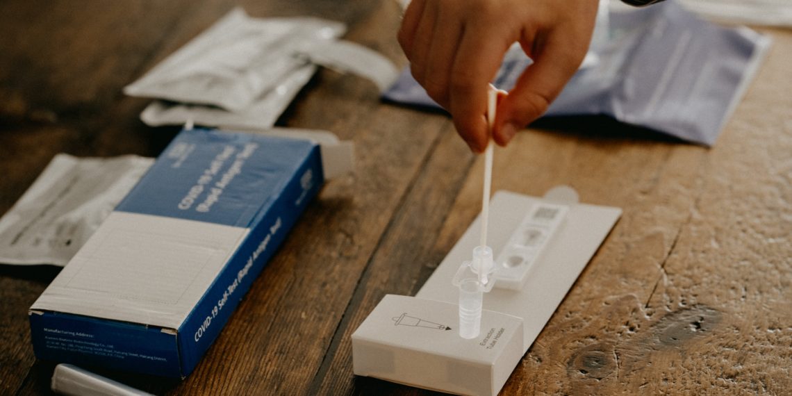 كيبيك ستوزع 3.5 مليون مجموعة اختبار كوفيد السريع على طلاب المدارس الثانوية والبالغين