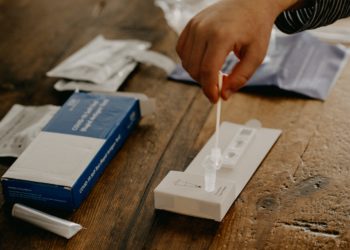 كيبيك ستوزع 3.5 مليون مجموعة اختبار كوفيد السريع على طلاب المدارس الثانوية والبالغين