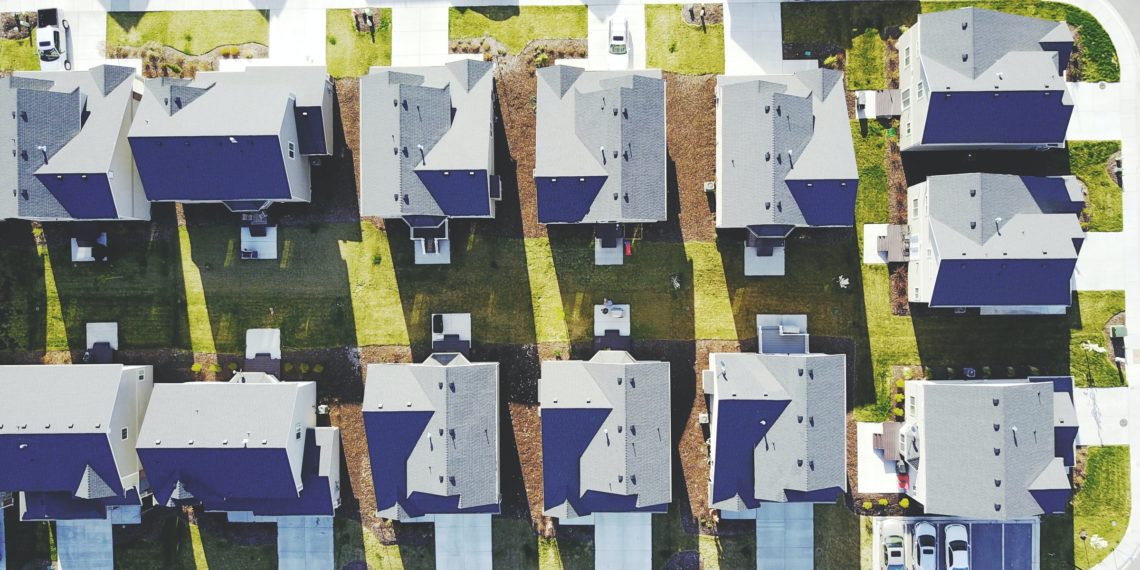 هيئة الإشراف على المؤسسات المالية : أسعار المنازل قد تنخفض بنسبة 20٪ بعد انتهاء ” حمّى المضاربة “