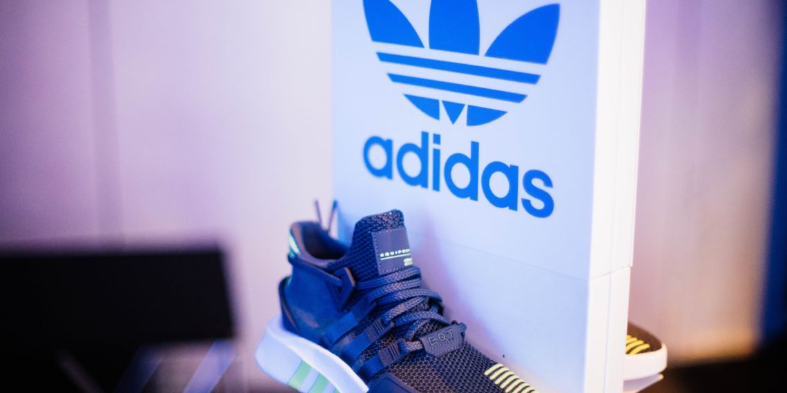 تخفيضات وحسومات لدى Adidas بقيمة 50 بالمئة