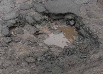 مونتريال تبدأ عمليات ردم الحفر في الطرقات