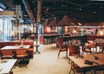 على الرغم من رفع القيود مطاعم كثيرة تستعد للإغلاق النهائي