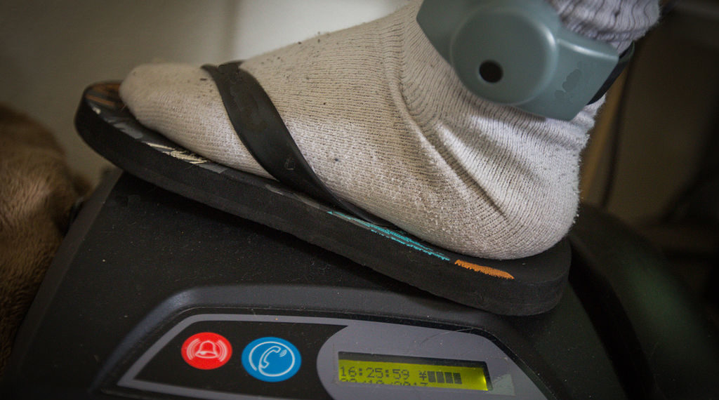 كيبيك تقر قانوناً يسمح بوضع سوار إلكتروني لتتبع مرتكبي جرائم العنف الزوجي