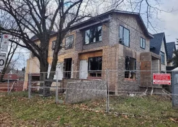 منزل بدون سقف أو أبواب يُباع بـ 1.3 مليون دولار !