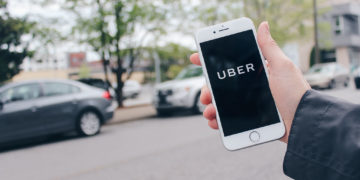 ما علاقة ارتفاع التسعير المفاجئ ببطء خدمات أوبر؟