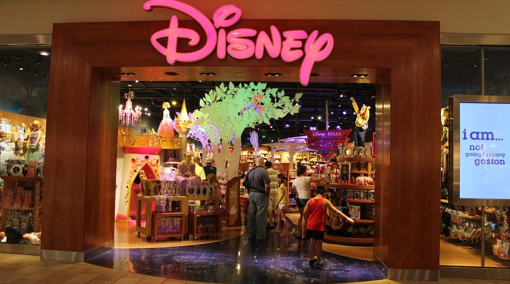 7 متاجر معروفة أقفلت أبوابها في كندا