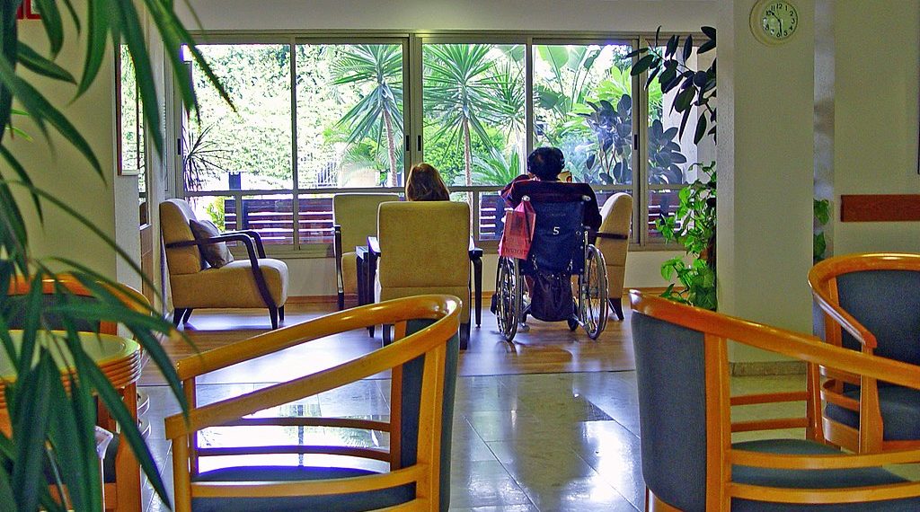 ” عبودية حديثة”.. منزل لكبار السن يدفع للمهاجرين 70 دولار أسبوعياً