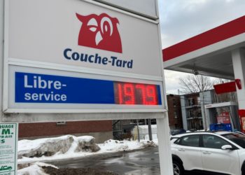 سعر البنزين يتجاوز 2 $ في بعض مناطق مونتريال و الحكومة تعمل على ” منع التواطؤ” في تحديد السعر