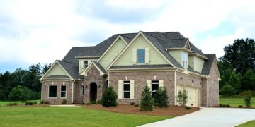 هل فكرت يوماً بشراء عقار في أمريكا للسكن أو للاستثمار ؟ إليك هذه المعلومات المفيدة