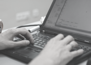 ” احتيال غرامي ” يكلف أحد الرجال 150 ألف دولار