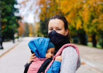 كيبيك ستلغي ارتداء الكمامات في الأماكن العامة وأماكن العمل بحلول منتصف أبريل/ نيسان