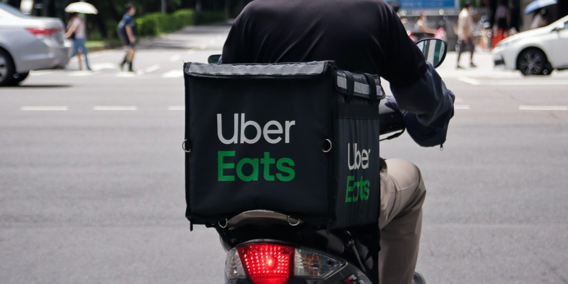 ارتفاع أسعار الوقود يقلل من أرباح سائقي ” أوبر “