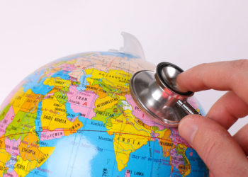 كنديون يضطرون للسفر إلى الخارج لإجراء العمليات الجراحية