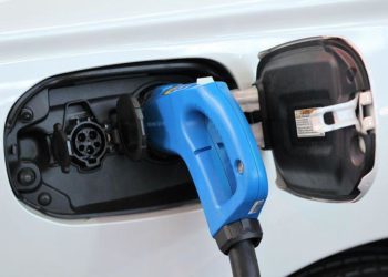 الإعلان عن توسيع برنامج حوافز شراء السيارات الكهربائية