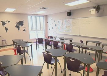 إقفال مدرسة ثانوية بعد ارتفاع الإصابات بين التلاميذ والأساتذة