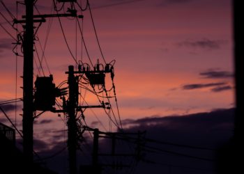 أكثر من 60 ألف من سكان كيبيك بدون كهرباء بسبب سوء الأحوال الجوية