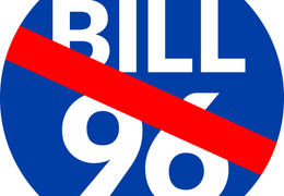 تظاهرة ضد قانون اللغة الفرنسية أمام مكتب لوغو في مونتريال