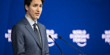 رداً على لوغو ..ترودو يرفض نقل كافة سلطات الهجرة إلى كيبيك