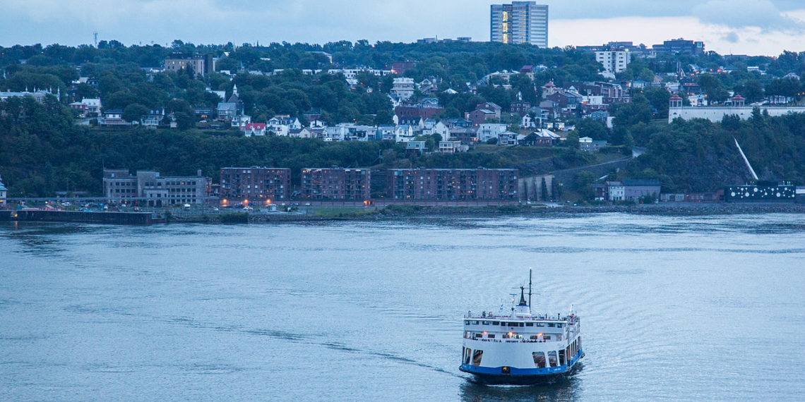 استكشف مونتريال عبر خدمة النقل النهرية هذا الصيف