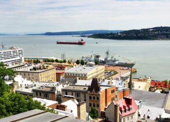 تعطّل سفينة تحمل مواد كيميائية في ممر  St. Lawrence البحري