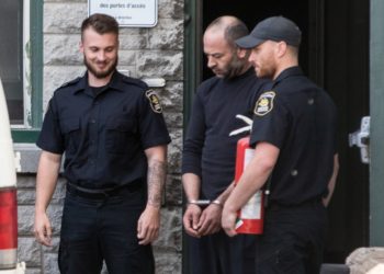 الحكم بالسجن لمدة 20 عاماً على رجل أضرم النار في زوجته السابقة أمام والدتها وابنتها