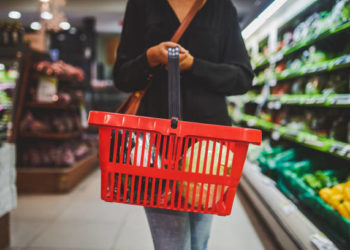 التضخم يجبر الكنديين على تقديم تنازلات كبيرة بشأن احتياجاتهم الغذائية