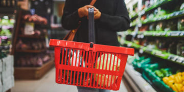 التضخم يجبر الكنديين على تقديم تنازلات كبيرة بشأن احتياجاتهم الغذائية