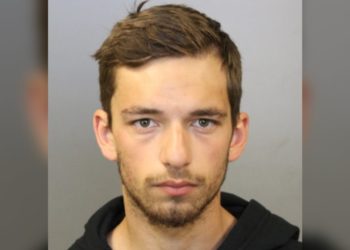 الشرطة تبحث عن ضحايا لشاب يواجه عدة تهم بالاعتداء الجنسي على قاصرين