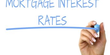 ارتفاع جديد قادم على الفائدة وتوقعات بالمزيد من الانخفاض بأسعار المنازل