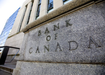 بنك كندا: معدلات الفائدة المنخفضة زادت حصة المستثمرين على حساب مشتري المنازل للمرة الأولى