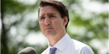 ترودو يعد بإيجاد حلول: تأخير جوازات السفر غير مقبول