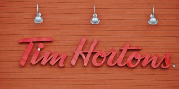 خبراء الخصوصية: تطبيق Tim Hortons يجمع كميات هائلة من البيانات الحساسة عن الزبائن