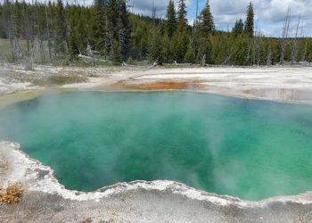 مشروع لإنشاء منتجع يضم أكبر بحيرة جوفية حرارية في العالم في كيبيك بكلفة 300 مليون دولار