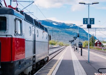 رحلات بالقطار من تورنتو إلى مدينة نيويورك بأقل من 300 دولار