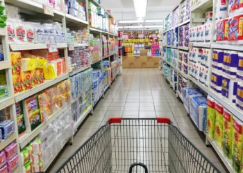 سحب 6 منتجات غذائية من الأسواق بسبب تلوثها بفيروس التهاب الكبد A واحتوائها على قطع البلاستيك