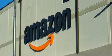 اتهام “أمازون” بالتدخل في الحملة الخاصة بإحدى نقابات العمال في مونتريال