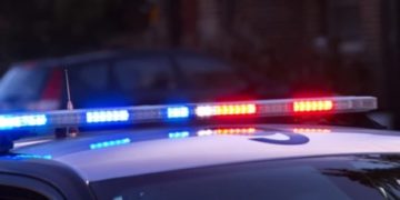 اصطدام 3 مركبات بسبب سائقة استسلمت للنوم أثناء قيادة سيارتها