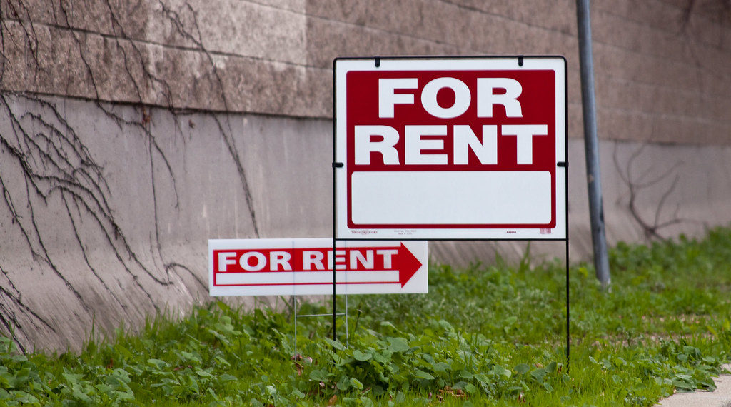 خبراء عقاريون يحذّرون من ازدياد عمليات الاحتيال المتعلقة بالإيجار مع ارتفاع عمليات الإدراج المزيفة على الإنترنت