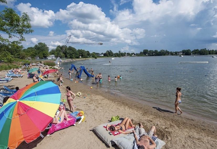 6 شواطئ رملية ساحرة يمكنك استكشافها هذا الصيف في مونتريال