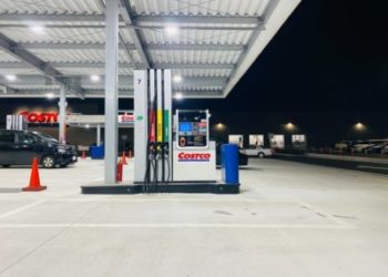 توقعاتٌ بانخفاض أسعار البنزين في جميع أنحاء كندا يوم غد