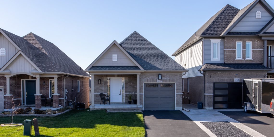 توقعات بانخفاض أسعار العقارات مجدداً بمقدار 68 ألف دولار بحلول منتصف الصيف