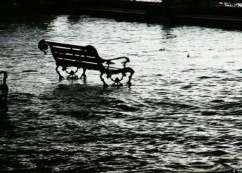 موقع بناء غمرته المياه في “سان لوران” وإغفال واضح من قبل المسؤولين