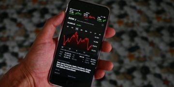 استطلاع رأي: غالبية الكنديين يعتقدون أن البلاد في حالة ركود اقتصادي